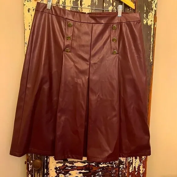 Women’s Liz Claiborne size 14 Faux Leather oxblood skirt.