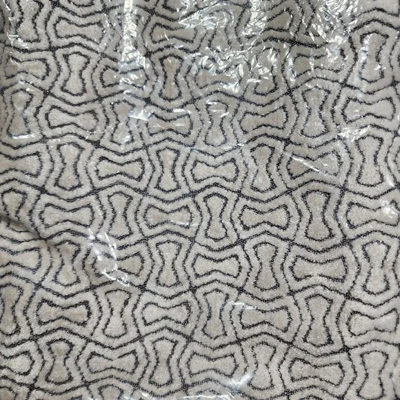 Sag Harbor Ivory & Silver Velvetine Square Pillow Cover‎ Sham With Zipper