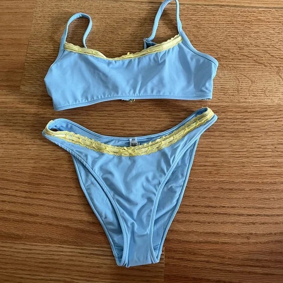 Frankie’s bikinis set