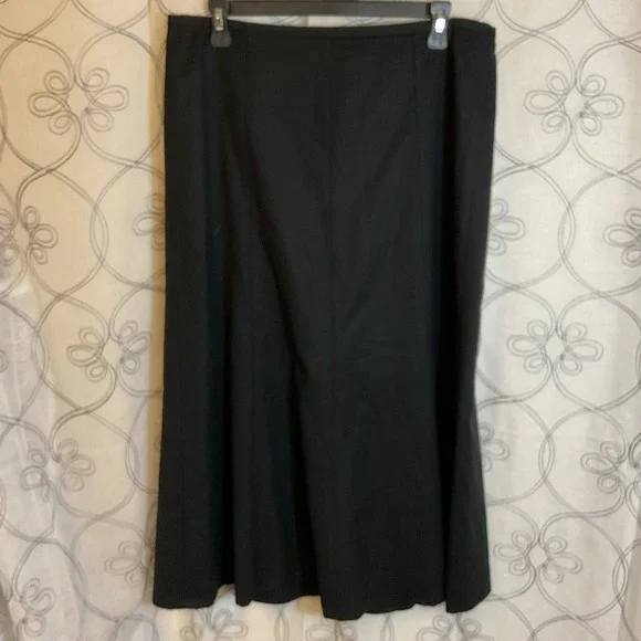 Talbots‎ Black Flare Midi Skirt Women's Size 10 Fully Lined Back Zip