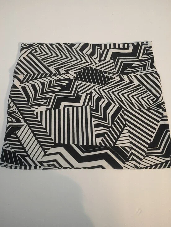 Brat Star Size S Black & White Mini Skirt Elastic Waist 95% Cotton 5% Spandex
