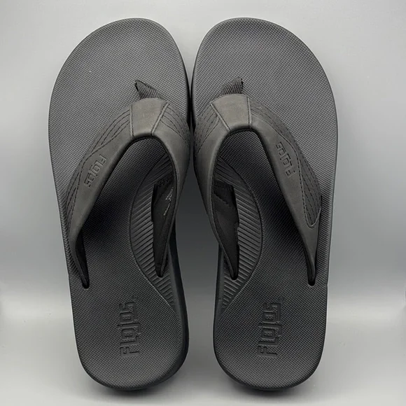 Flojos men’s black cushioned flip flops size 9.  New without tags.