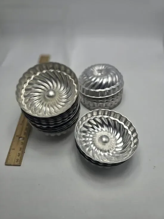 Lot Of Aluminum Small Jell-O Molds / Tin Mini Cake Molds Vintage Decor Craft