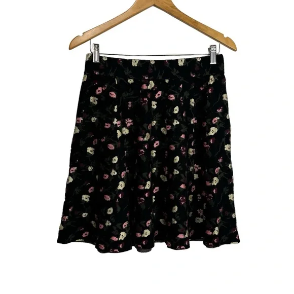 Club‎ Monaco Black Floral Knit Skirt Large