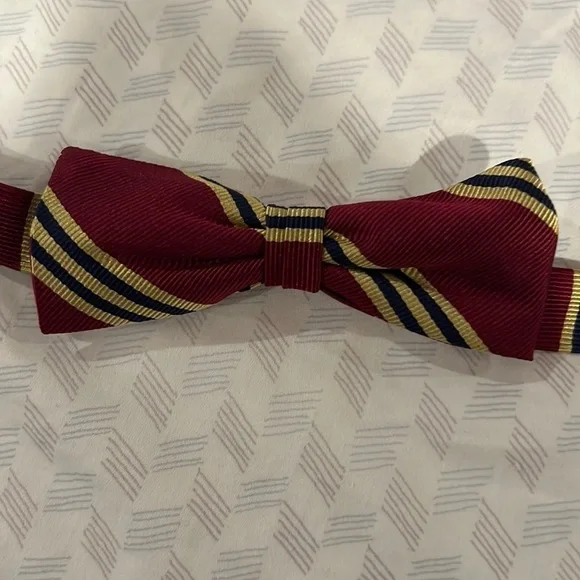 Brooks Brothers adjustable bow tie