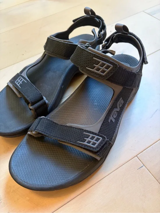 Teva Minam Men’s Hiking Sandals Size 10 Black Adjustable Strap Velcro Rubber