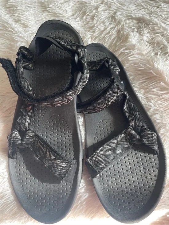 Teva Men’s Black Outdoor Comfort Sandals