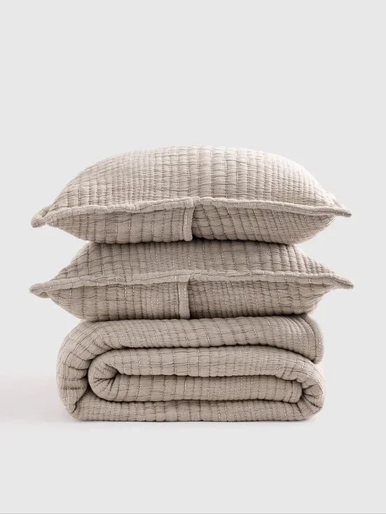 Quince  Full / Queen Channel Stitch Comforter With Shams Taupe NWT