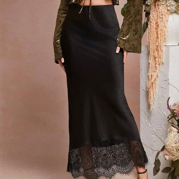 Black Elegant Women's Satin Lace Hem Detail Low Rise Skirt