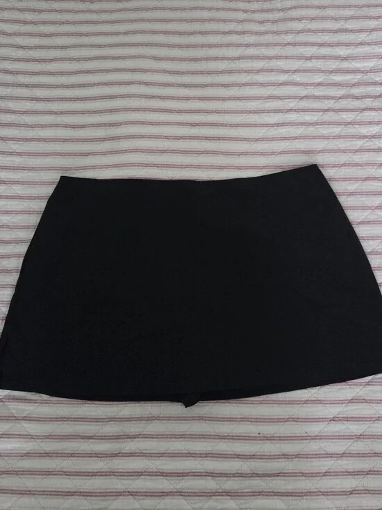 Princess Polly Black Mini Skort with Zip Detail size US12