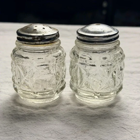 Vintage Pressed Glass Salt & Pepper Set - VGC - ELEGANT LOOK - BEAUTIFUL GLASS