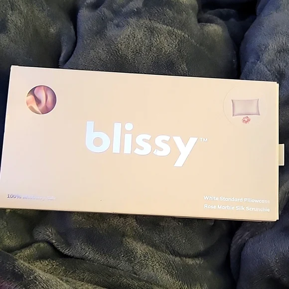 Blissy 100% Mulberry silk White standard pillowcase w/Rose Marble Scrunchy NEW…