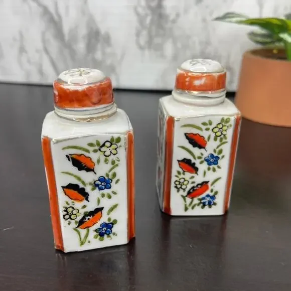 Vintage Porcelain Japanese Salt & Pepper Shakers