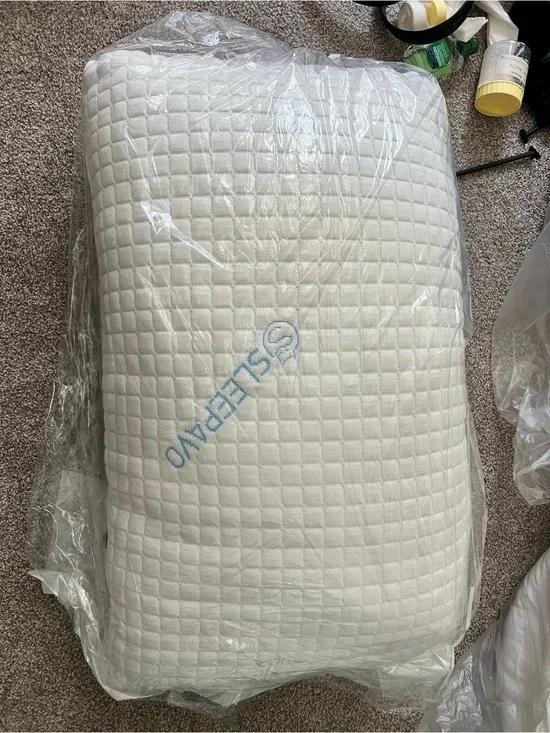 Memory Foam Pillow By Sleepavo * Brand new * Queen