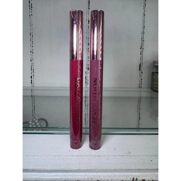 Makeup Revolution Velvet Kiss Lip Crayon 2pc Set Ruby & Rose Velvet Matte Finish