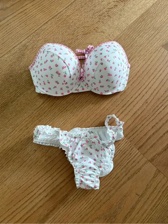 Frankies bikinis set