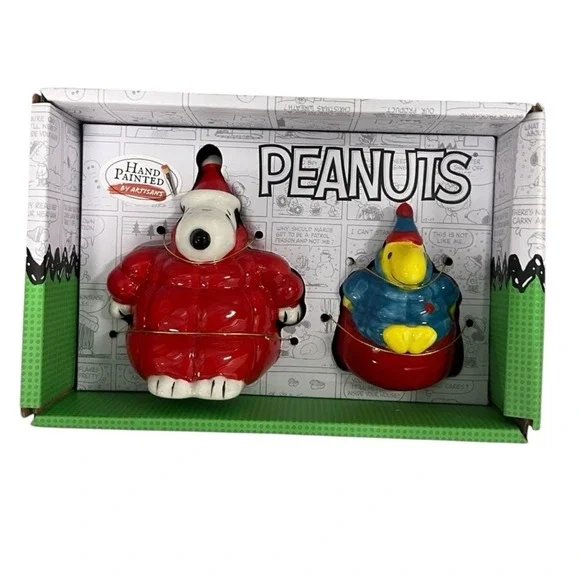Peanuts Snoopy Woodstock Puffer Coat Salt and Pepper Shakers Christmas