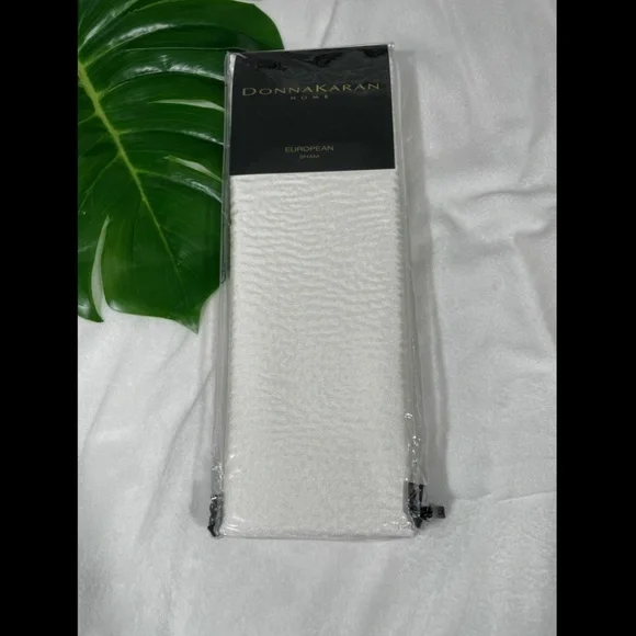 NIB Donna Karan Aura Collection 1 Euro Sham‎