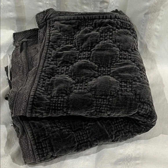 POTTERY BARN Quilted Velvet KING SIZE PILLOW SHAM Dark Charcoal ONE PIECE: