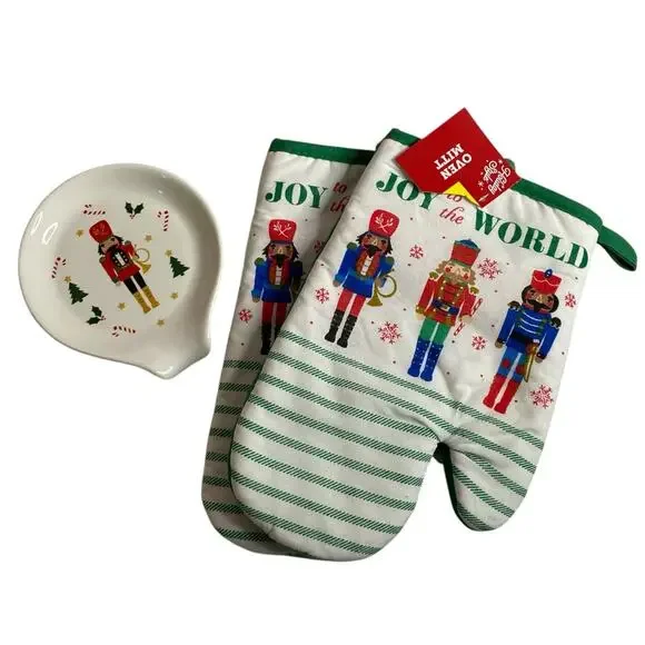 NWT Holiday Style Nutcracker Spoon Rest Oven Mitts Set Christmas Cottagecore