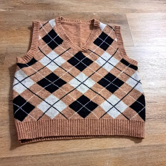 SHEIN V-Neck Vest Tan Black White Argyle Patterned Sweater Women's Size O/S