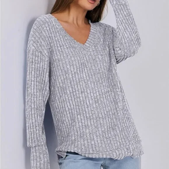V-neck long sleeve pullover sweater top