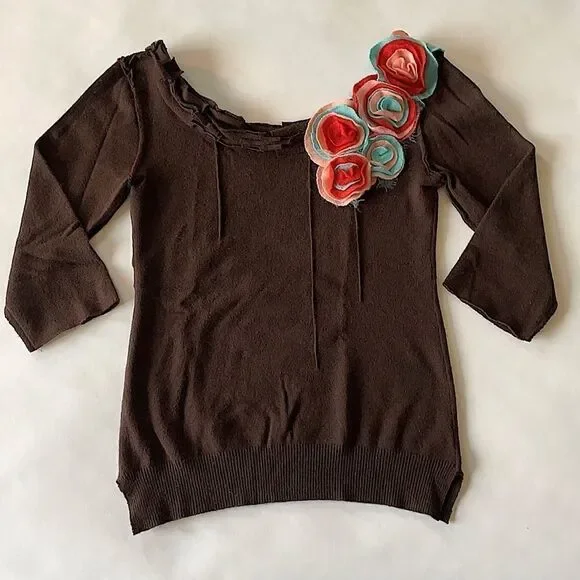 Wide Collar Sweater with Knit Flowers, 3/4 Sleeve