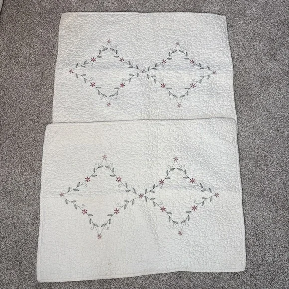 2 Vtg Shabby Chic Embroidered Pillow Sham Cream Quilted Floral Vine Cottagecore