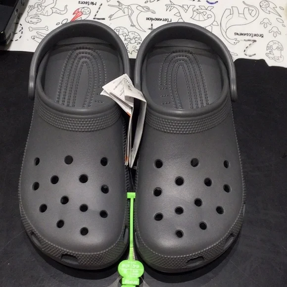 Crocs M8
