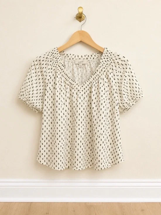 LOFT XS Ivory Puff Sleeve Printed V-Neck Blouse Lightweight Top