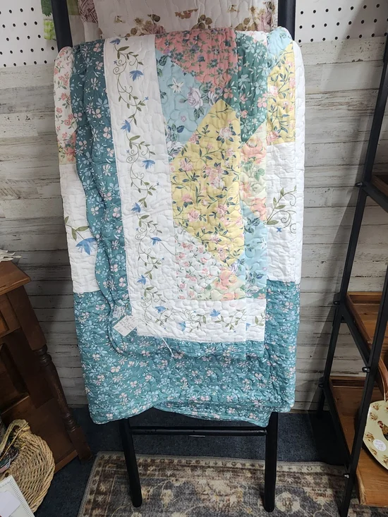 Floral Patchwork Quilt - Pastel Blue, Pink & Yellow