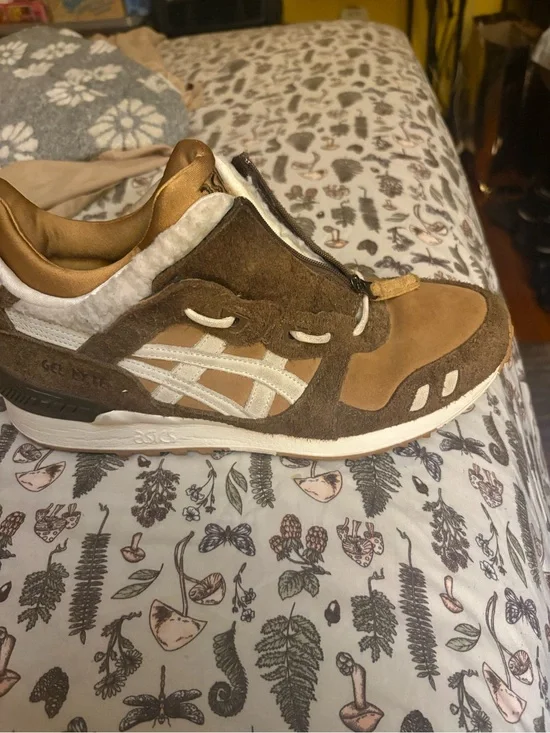 Asics Brown & White Suede GEL-Lined Men’s Sneaker