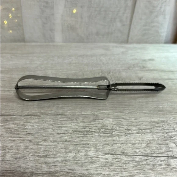Ekco Stainless Steel Blade Peeler
