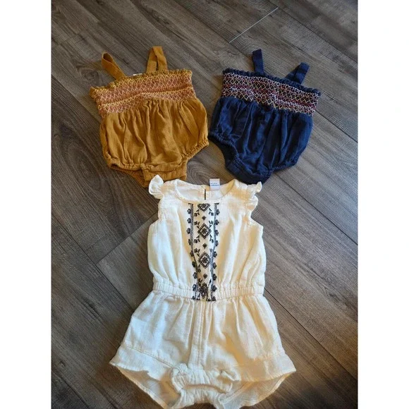 Old navy baby girl lot‎ 0-3 mos