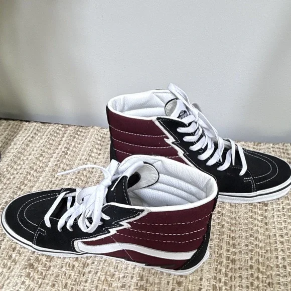 VANS Sk8-Hi Men's High Top Lace-Up Sneakers Black White Burgundy Colorblock