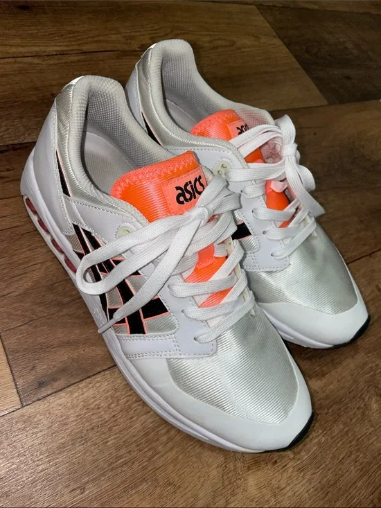 ASICS Gel Saga Sou White Sneakers with Neon Orange Accents Men Size 7.5 woman 9