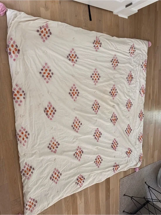 Pottery Barn Teen Cream Quilt with Pink and Orange Dot Motif Queen