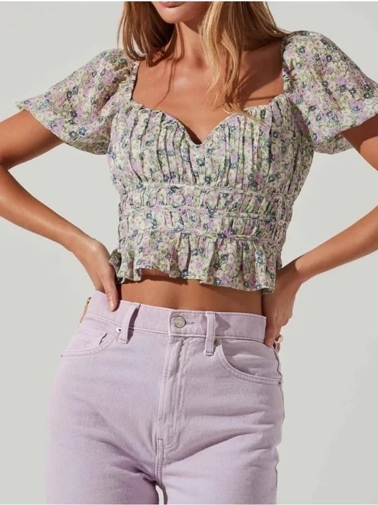 ASTR the Label Leigh Floral Pleated Puff Sleeve Top - Green purple floral / L