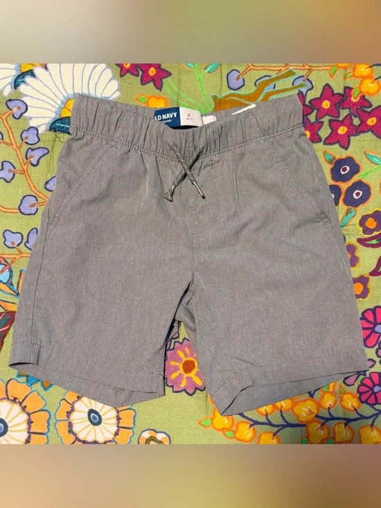 Old Navy Gray Kids Pull-On Shorts