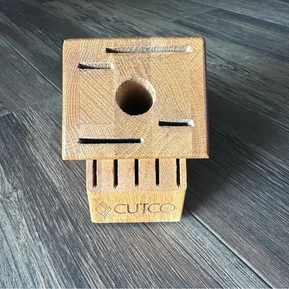 CUTCO oak knife block 5 steak slots scissor hole and 4 butcher knife
