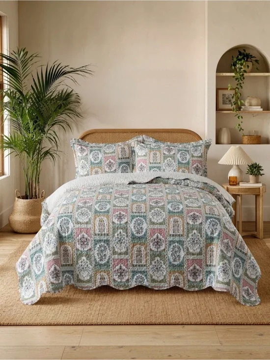 NEW Anthro Multicolor Patchwork Floral Boho Queen / King Bedding Quilt Sham Set
