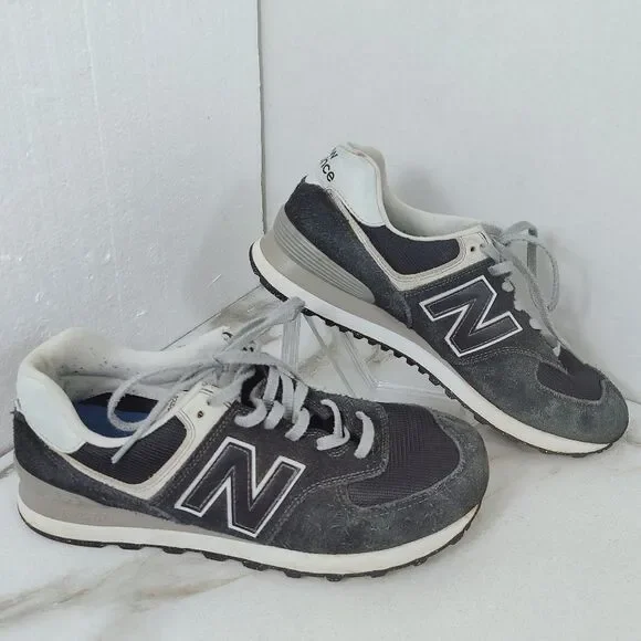 New Balance 574 Navy Suede Unisex Running Shoes Sneakers, Sz 9(M) 10.5(W)