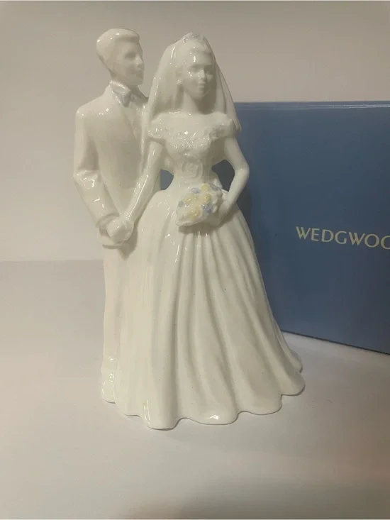 Wedgwood White Bone China Bride and Groom Figurine Cake Topper