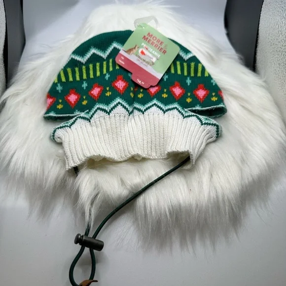 🩷5/$10 PET Green and White PET Winter Hat