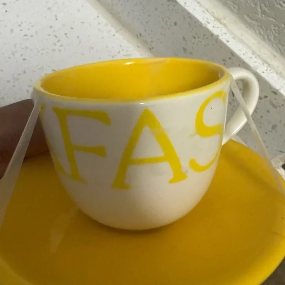 Crate&Barrel Yellow and White Mug‎