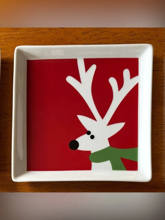 Good used condition Crate and Barrel holiday serving platter and plates