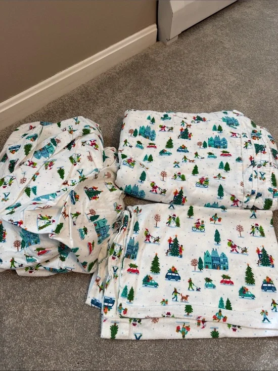 Wondershop White Holiday Village Sheet Set with Green Trees and Blue Houses