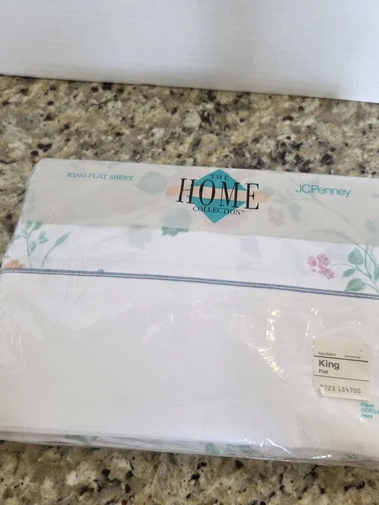 JCPenney Vintage Home Collection King Size Flat Sheet White Floral Christina NEW