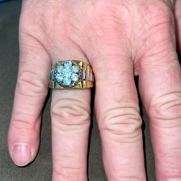 Men’s gold ring