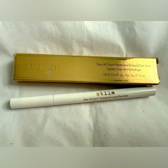 Stila All Day Waterproof Liquid Eyeliner in Snow